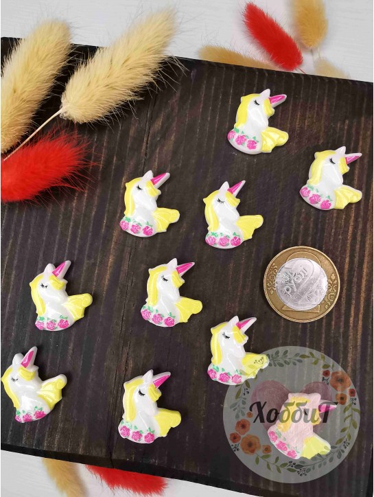 Кабошон "Единорог голова" 1,9*2,1см. (желтый)