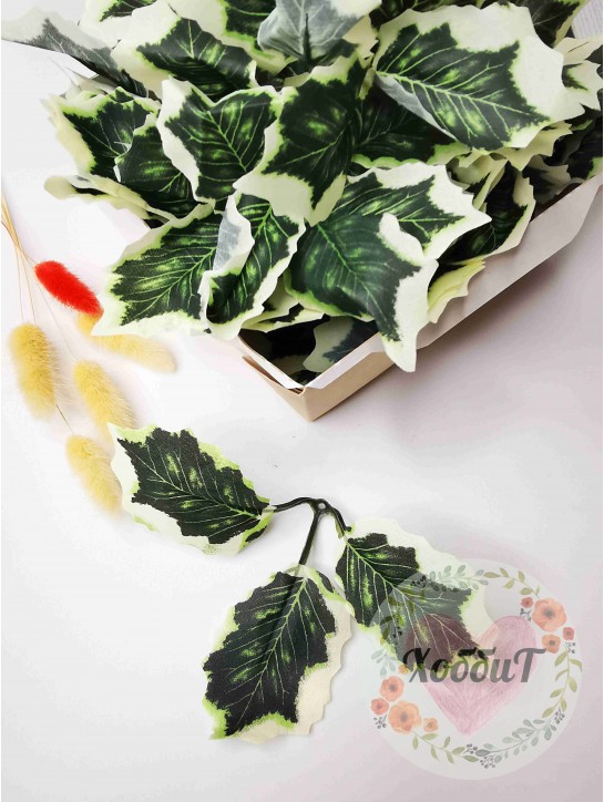 Листья Остролиста 3 листа на ветке, (двухцветный), 1шт.